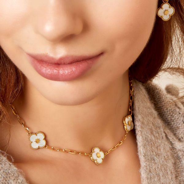 NECKLACE THREE FLOWERS