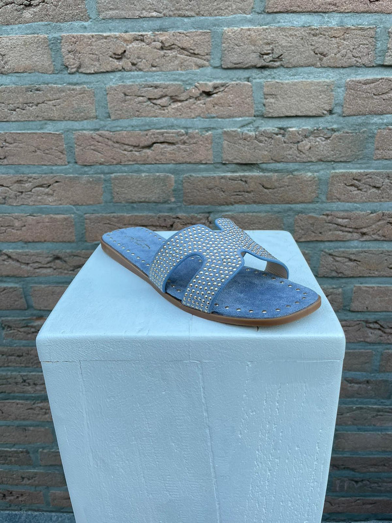 STUD SLIDES